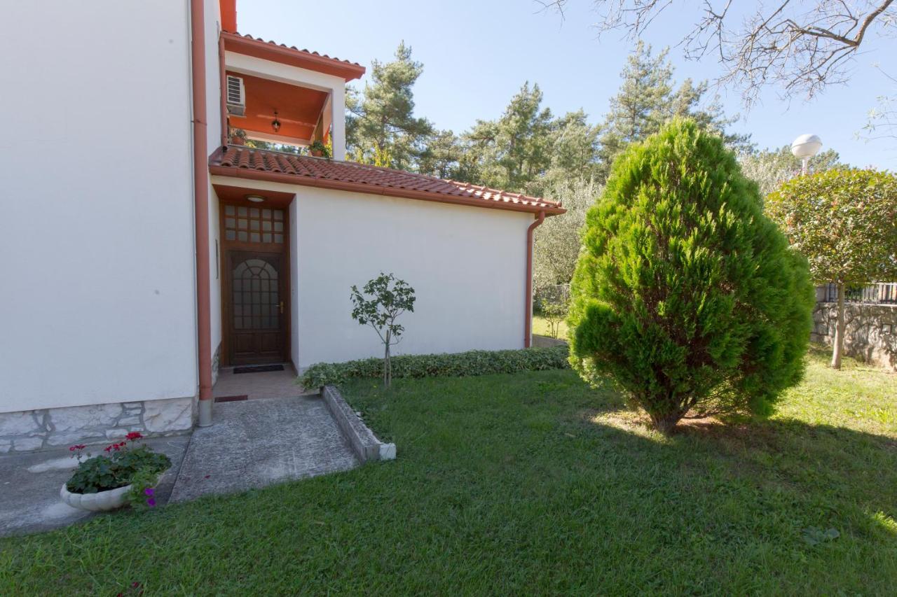 Hotel House Kontus Plomin Exterior foto