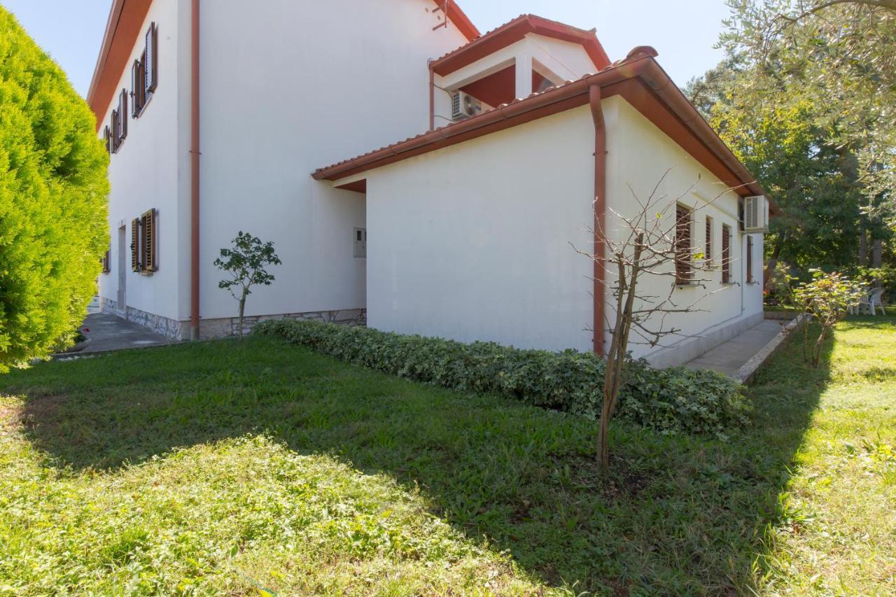 Hotel House Kontus Plomin Exterior foto